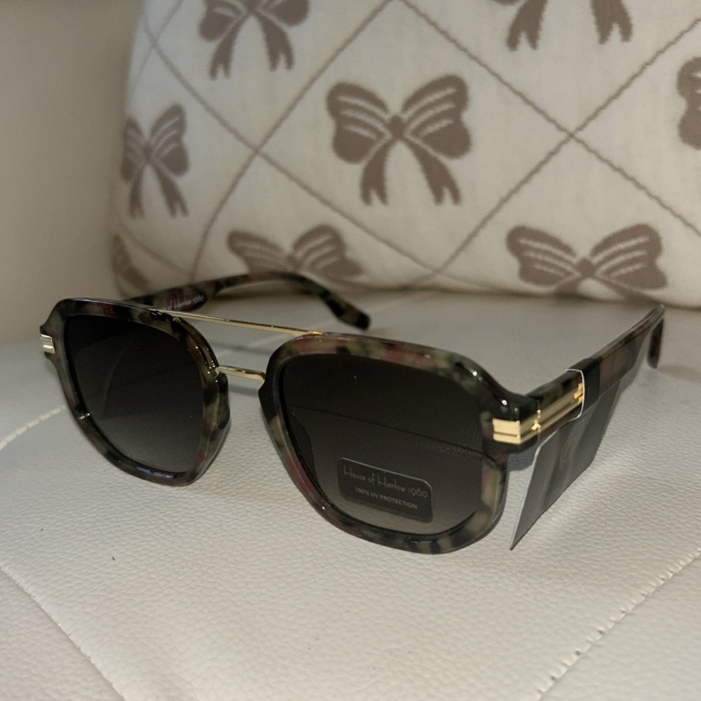 House of Harlow 1960 Grey Tortoise Shell Sunglasses